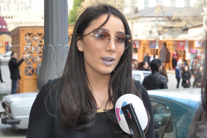 Günay prodüseri ilə bağlı sualları cavabsız qoydu - fotolar