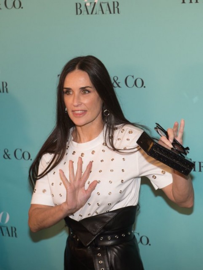 54 yaşlı Demi Murun dəbli geyimi - fotolar