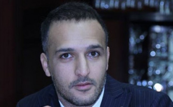 Aparıcı Azər qızı ilə - video