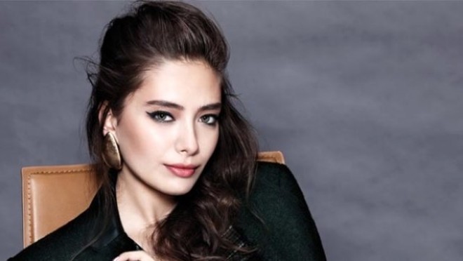 Neslihan Atagül reklama görə 1.2 milyon qazandı