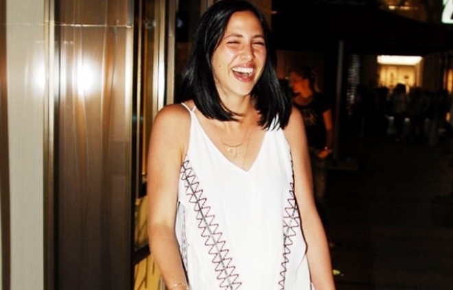 Hülya Avşarın qızı sevgilisi ilə görüntüləndi