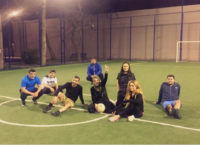 Nigar Camal futbol oynadı