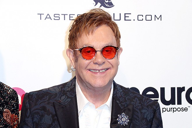 Elton Con ölümcül infeksiyaya yoluxub
