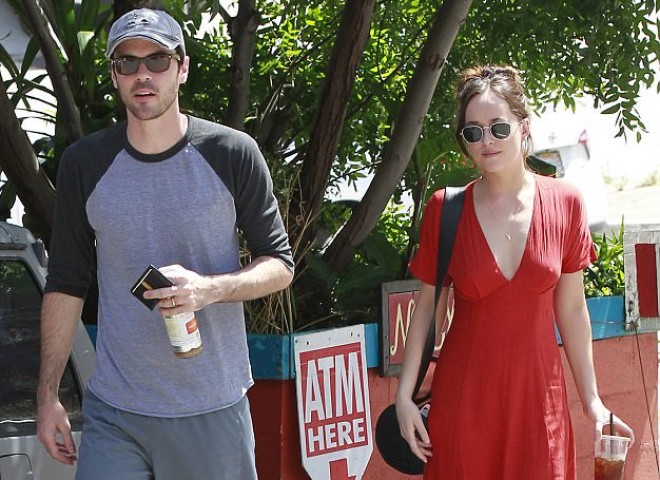 "50 çalar daha tünd"ün aktrisası səhər yeməyində