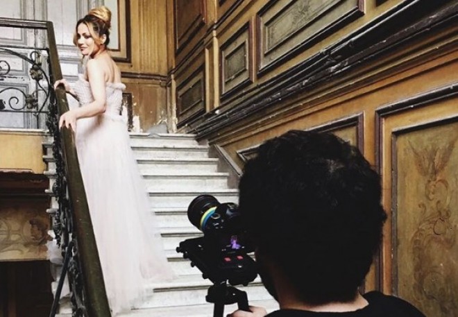 Nigar Camalın ağ libası - video+foto