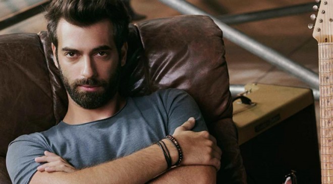 "Bir insanın ağlında, ürəyində yer almağımın təəccübü və çarəsizliyi..."