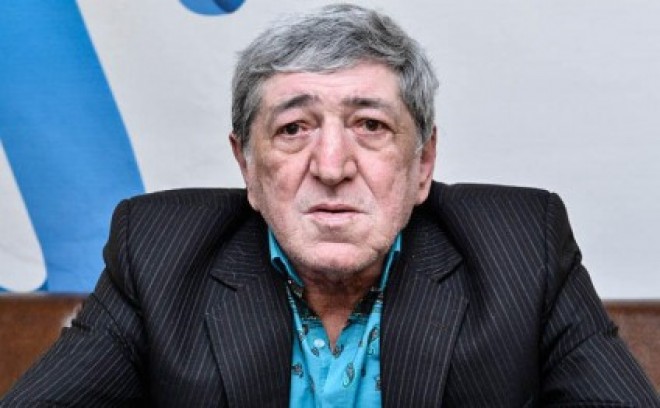 Rəmiş: "Dünən getdiyim məsclisdə mənə salam belə vermədilər"