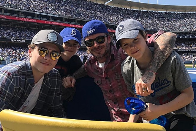 Bekhem və Emilidən azərkeşlik etdikləri komandaya dəstək - fotolar