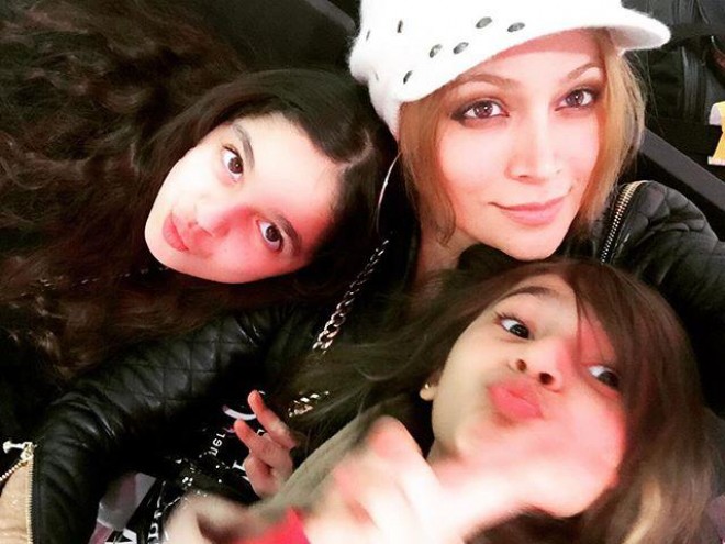 Nigar Camalın qızı "Ana, bu niyə həmişə ağlayır?"