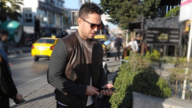 Murad Boz 3 saat salonda qaldı