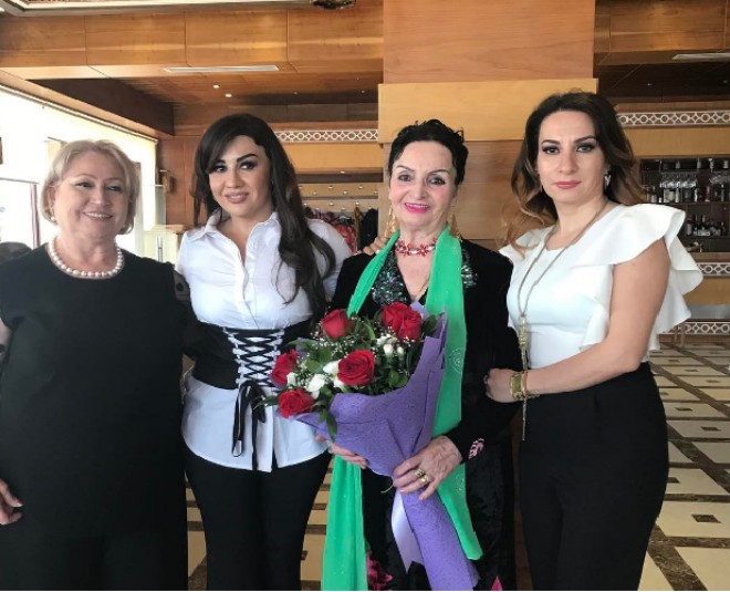 Fatimə Fətəliyeva müəlliməsinin kitab təqdimatında