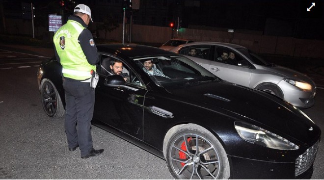 Polislər Yusuf Güneyin avtomobilini saxladılar - fotolar