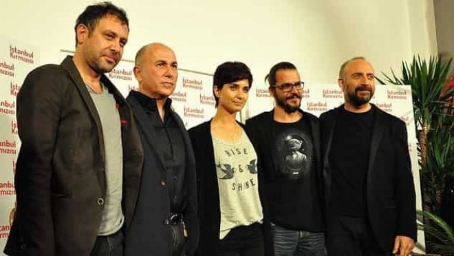 “İstanbul kırmızısı”nı 500 min nəfər izləyib