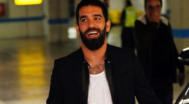 Arda Turandan qardaşına jest