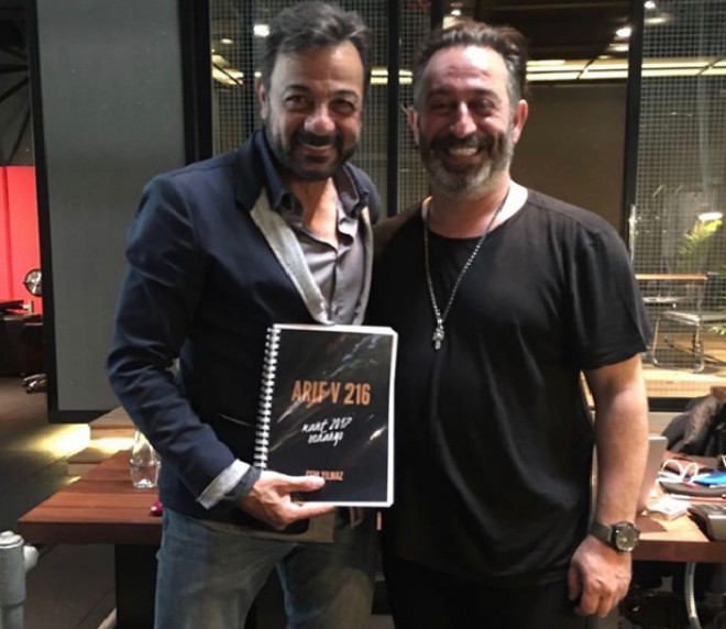 Cem Yılmaz "Kara Sevda"nın aktyorunu filminə çəkəcək