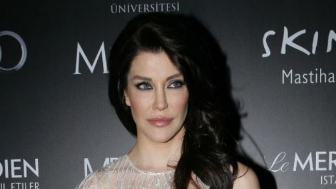 21 minlik yataqda foto çəkdirdi