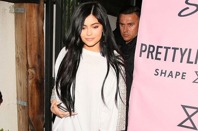 Kayli Cenner geyimi ilə diqqət çəkdi - fotolar