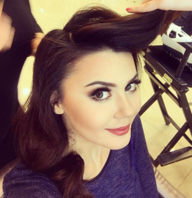 Oksana Rəsulova ticarət brendinin siması rolunda