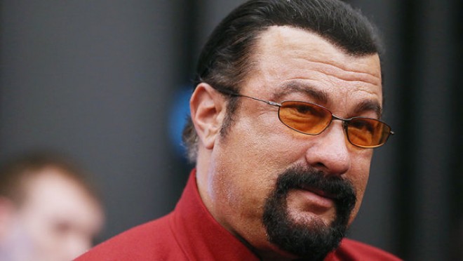 Stiven Seqal: “Mənim artıq qara kəmərimdən başqa qara siyahım da var”