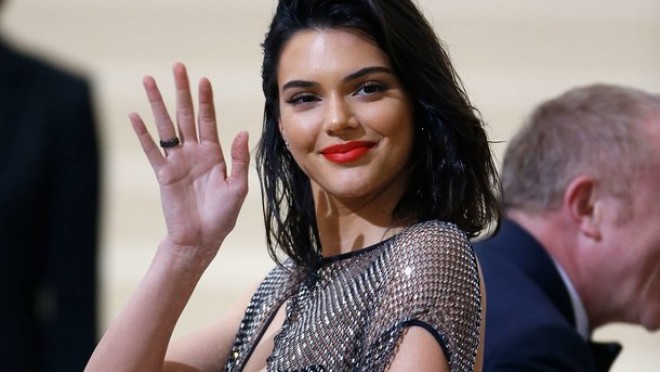 Model Kendall Cenner gileyləndi