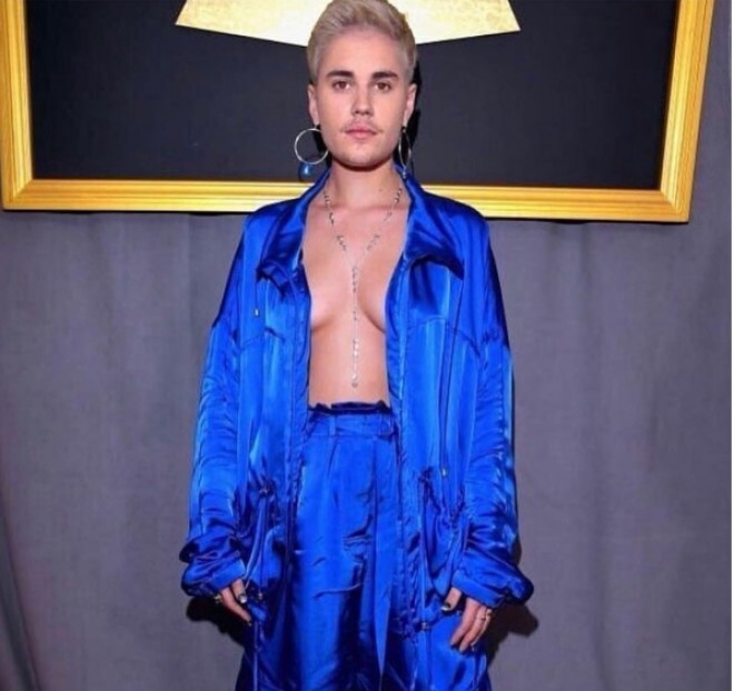 Castin özünü qıza oxşatdı