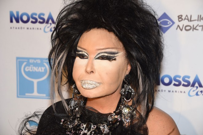 Bülent Ersoy: “Sosial şəbəkələrdə heç bir hesabım yoxdur”