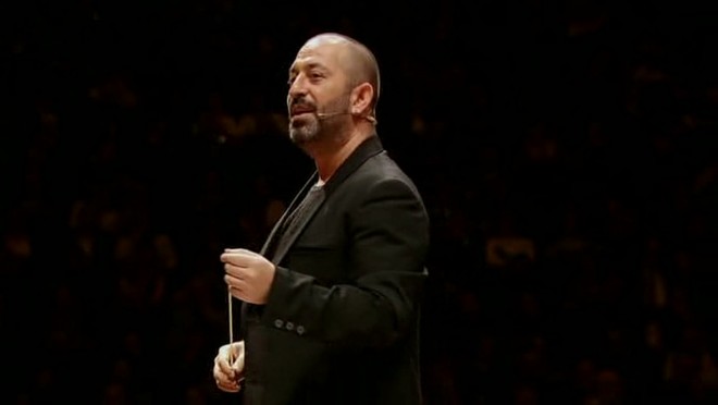 Cem Yılmazdan izləyicisinə: “Allah sənin kimi xiyarlara ciddi yanaşmaz”