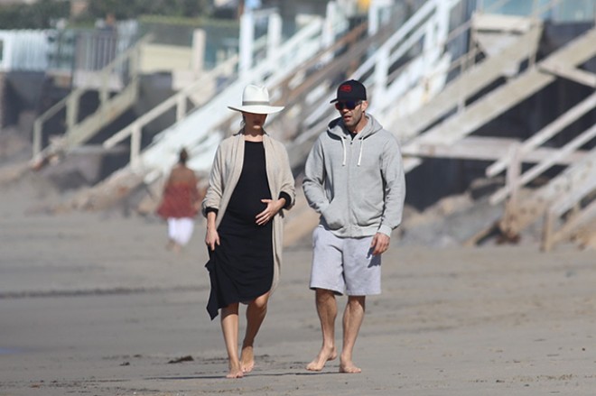 Ceysem Stethem və hamilə sevgilisinin romantik gəzintisi - fotolar
