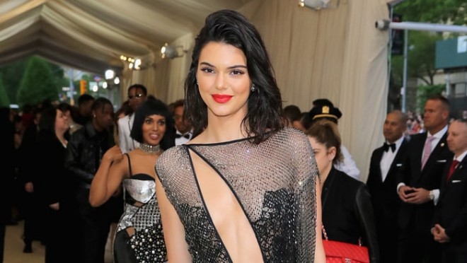 Kendall Cennerin transparan geyimi - fotolar