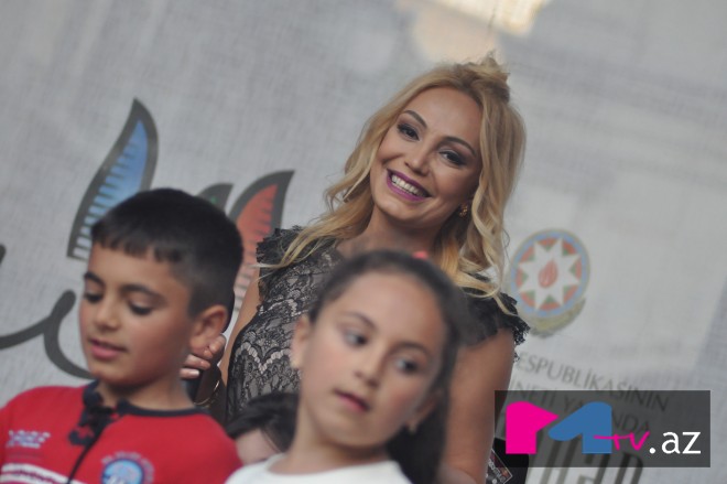 Nura Suri: “Həyatda onlar üçün yaşayıram”