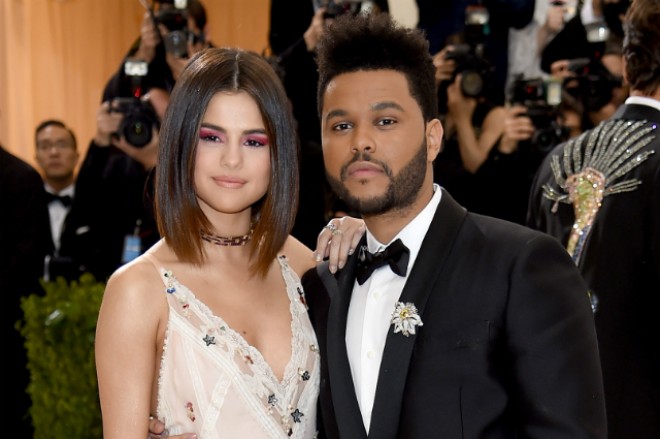 Selena Qomez sevgilisi ilə ilk dəfə tədbirə qatıldı - fotolar