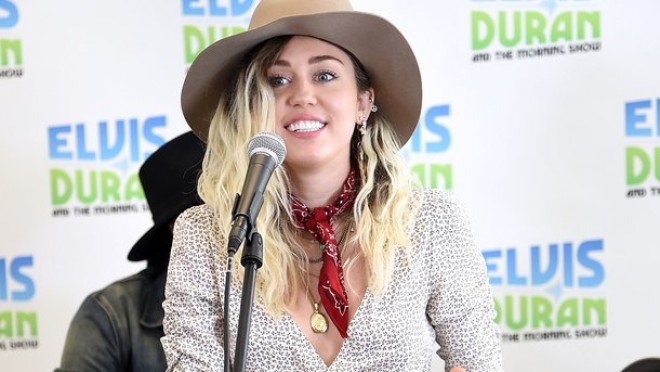 Mayli Sayrus: “Dəfn mərasimimdə həmin mahnını səsləndirəcəklər”