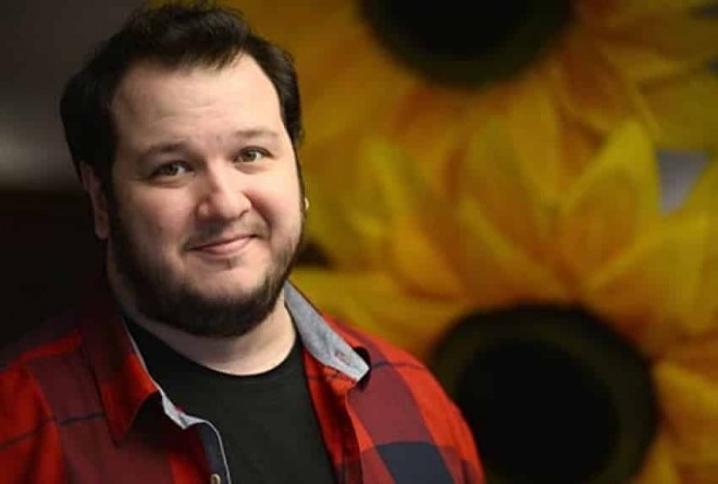 Şahan qızını yatızdırarkən - video