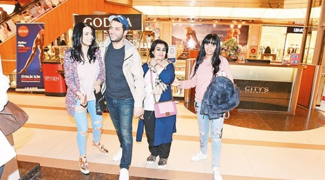 Murat Yıldırım podiuma çıxmadı, əvəzinə... - fotolar