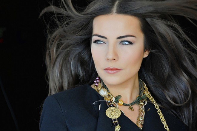 Hamilə aktrisa: “Doğulsun, üzünə baxıb qərar verəcəm”