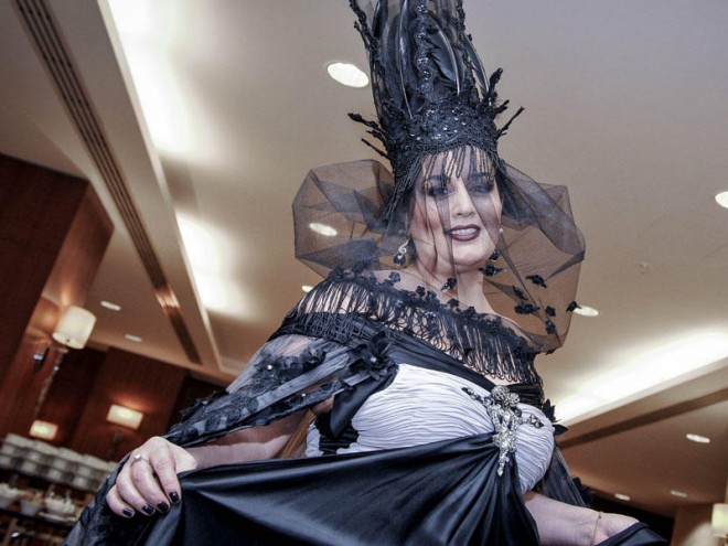 Elza Seyidcahan: “Pozğunluğun yollarında, yeyərəm onu "uff" demərəm”