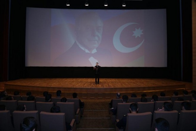 Nizami Kino Mərkəzində “Dəniz qüdrətli dahi” sənədli filminin nümayişi olub