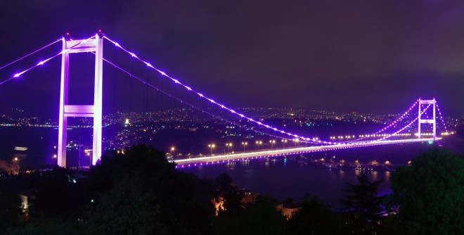 Türkiyədəki məşhur körpü bayrağımızın rəngləri ilə işıqlanacaq