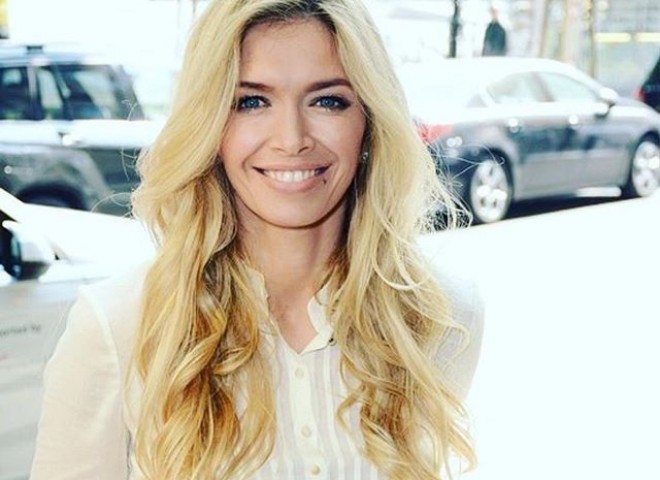 Vera Brejneva saçlarını çəhrayı rəngə boyadı - foto