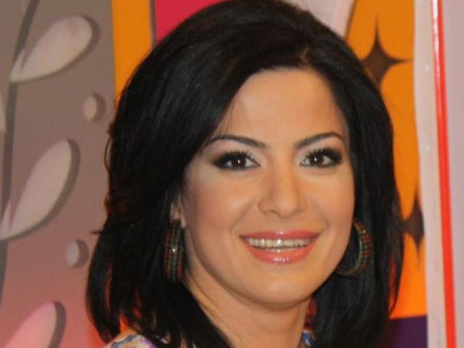 Azərbaycanlı aparıcı gəlinlik geyindi – foto