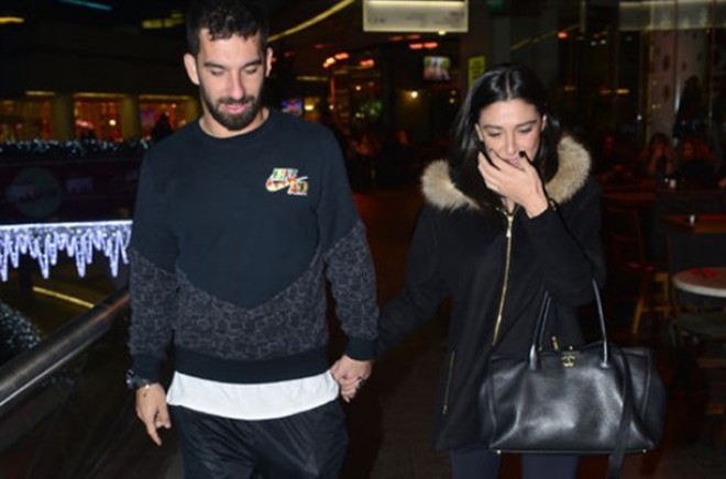 Aslıhan Arda Turanı qısqandı