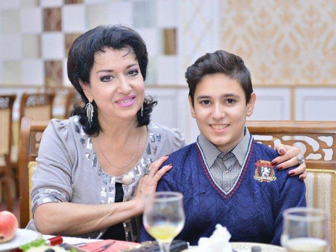 Ruhəngiz Musəvi cavanlıq fotosunu paylaşdı - foto