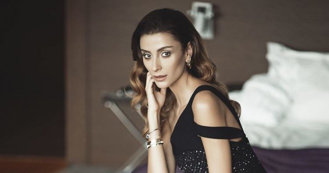 Modellərin varlı iş adamları ilə birlikdə olmasına haqq qazandıran aktrisa: "Sevgi sarıdan həmişə..."