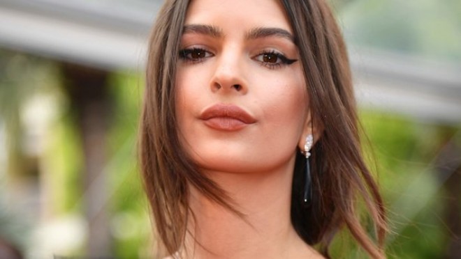 Emili Ratajovski festivala yarıçılpaq qatıldı - fotolar