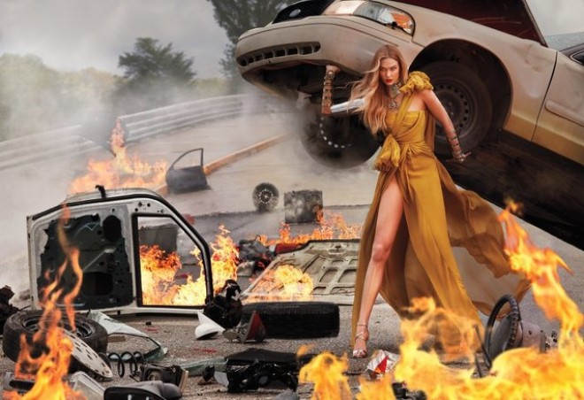 Karli Kloss qeyri-adi fotosessiyaya imza atdı - fotolar