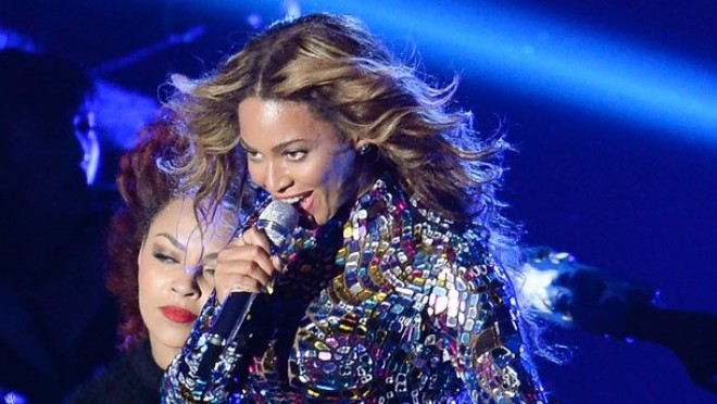 Beyons əri ilə basketbol matçında - fotolar