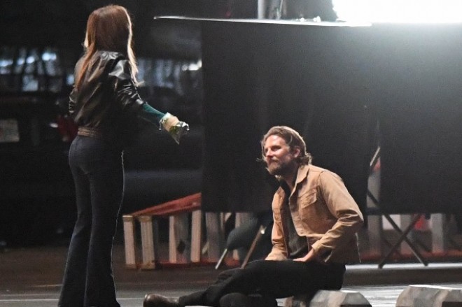 Ledi Qaqa Bredli Kuper üçün mahnı oxudu - fotolar