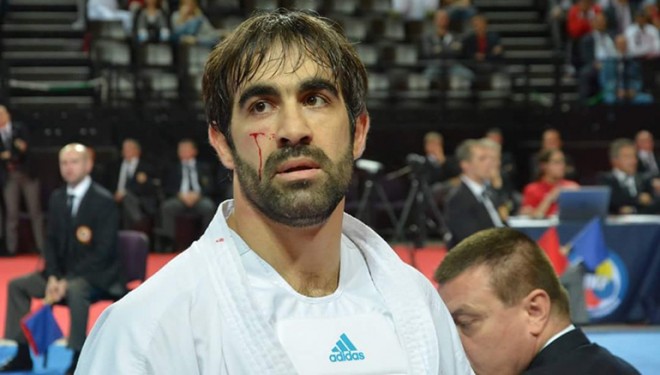 Rafael Ağayev qazandığı medalı oğlunun boynuna asdı - foto