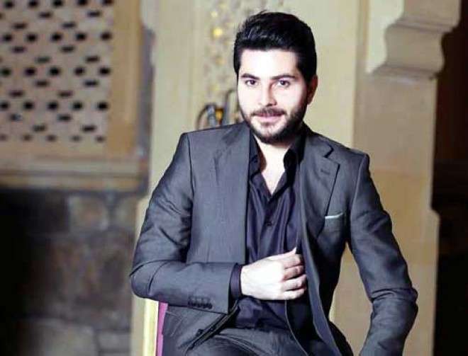 Elçin: "Uşaqkən tez böyüməyi..."