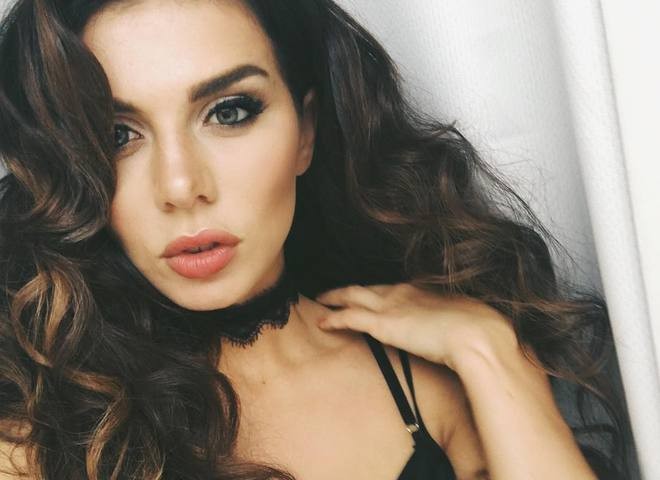 Anna Sedakova: “Ən yaxşı bizim atamızdır”